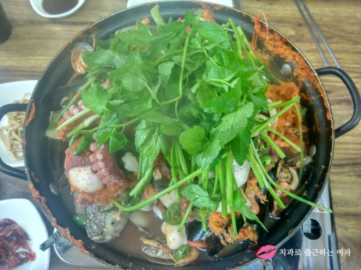 갑자기 떠나고 싶어서 떠난 제주도 협재해수욕장, 근처 대문집에서 해물탕+한라산소주 관련 이미지 7