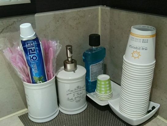 양치 안해서 당황하셨다구요? 일회용 칫솔과 가그린이 준비되어 있습니다 ^^ 관련 이미지 2