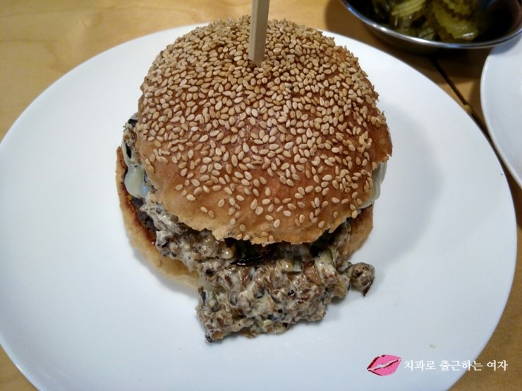 홍대 연남동 햄버거 <옥탑 OKTOP> 넘 맛있어요 ㅠㅠ 관련 이미지 14