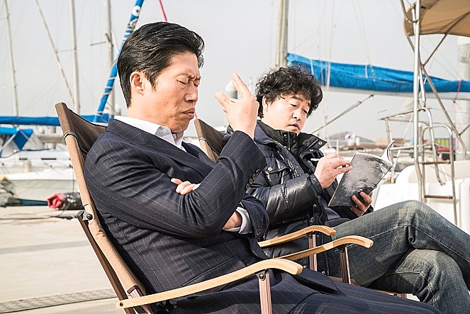 영화 <럭키>, 역대 코영화 미디 최단기간 200만 돌파 할만하네요 ㅋ 관련 이미지 10