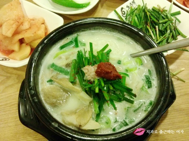 진한 국물이 일품인 돼지국밥 한그릇! 합정 돈수백 돈탕반 ♥ 관련 이미지 4