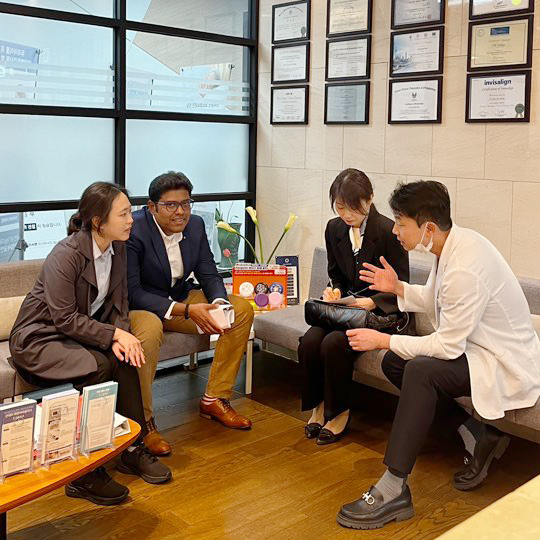 인도 인비절라인 지사장님의 수서점 방문 소식 관련 이미지 1