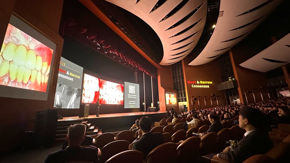 박정철 원장, 서울코엑스에서 개최된 급속골이식(i-GBR)강연현장 관련 이미지 6