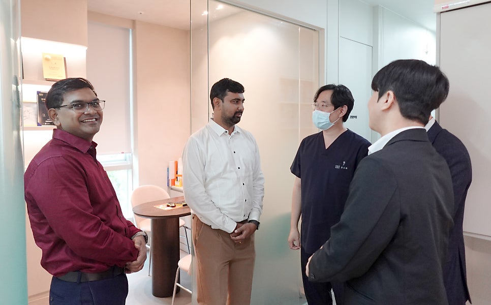 인비절라인(Invisalign) 인도 지사장님 내방_양재점에 다녀간 특별한 손님 관련 이미지 2