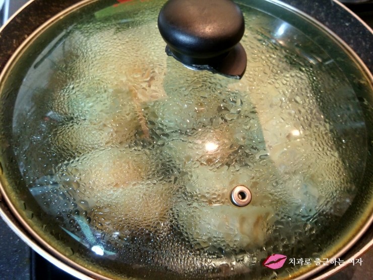 집밥 백선생 군만두 튀기는 방법, 촉촉함과 바삭함의 조화 &hearts; 관련 이미지 3