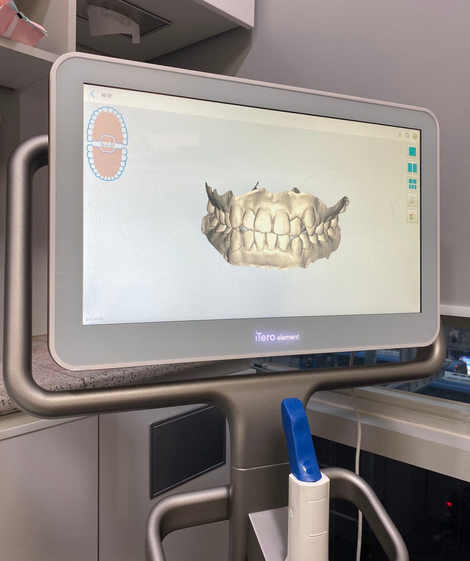 아이테로(iTero) 구강스캐너로 교정전후 시뮬레이션 결과를 확인하실 수 있습니다. 관련 이미지 4