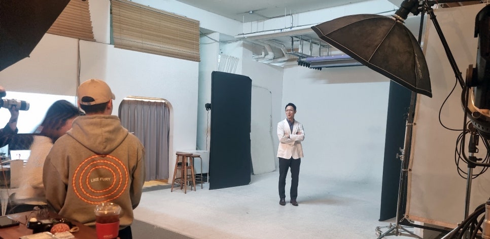 10인 의료진 프로필 촬영현장 공개ㅣ비비드스튜디오 관련 이미지 8