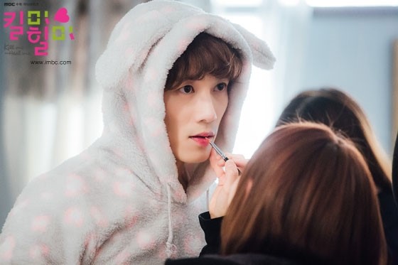 생생한 컬러감이 예뻐 :) 헤라 쉬어홀릭 팝 틴트 01호 마릴린핑크 (킬미힐미 지성틴트) 관련 이미지 1
