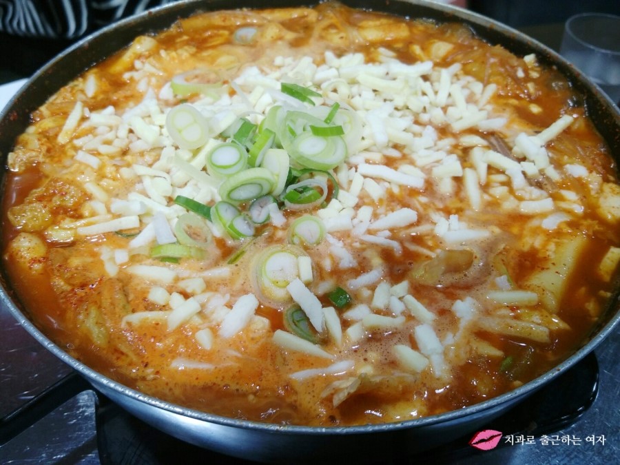 신촌 즉석떡볶이 먹으러, 먹쉬돈나 치즈떡볶이+볶음밥 관련 이미지 5