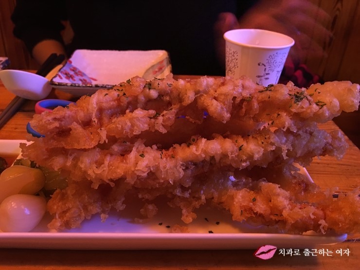 홍대 즉석떡볶이 <바로튀김>의 해물떡볶이+통통오징어튀김 냠냠 ♬ 관련 이미지 17