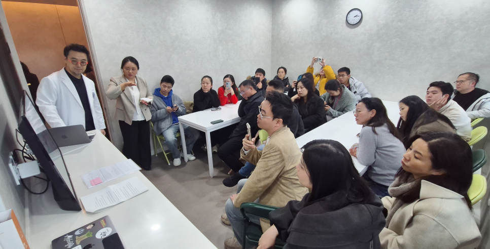 중국 치과의사 20여명 병원 투어 세미나 개최 관련 이미지 5