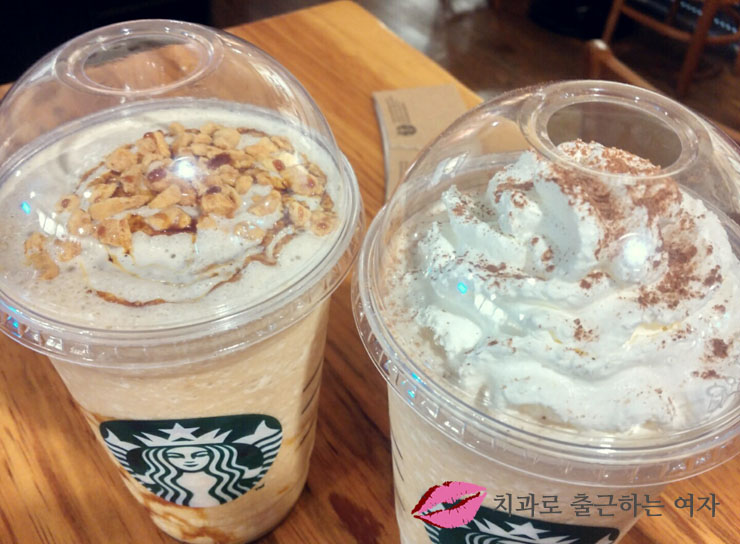 스타벅스 허니 크런치 캬라멜 프라푸치노 벤티 + 화이트 초콜렛 모카 프라푸치노 벤티 관련 이미지 3