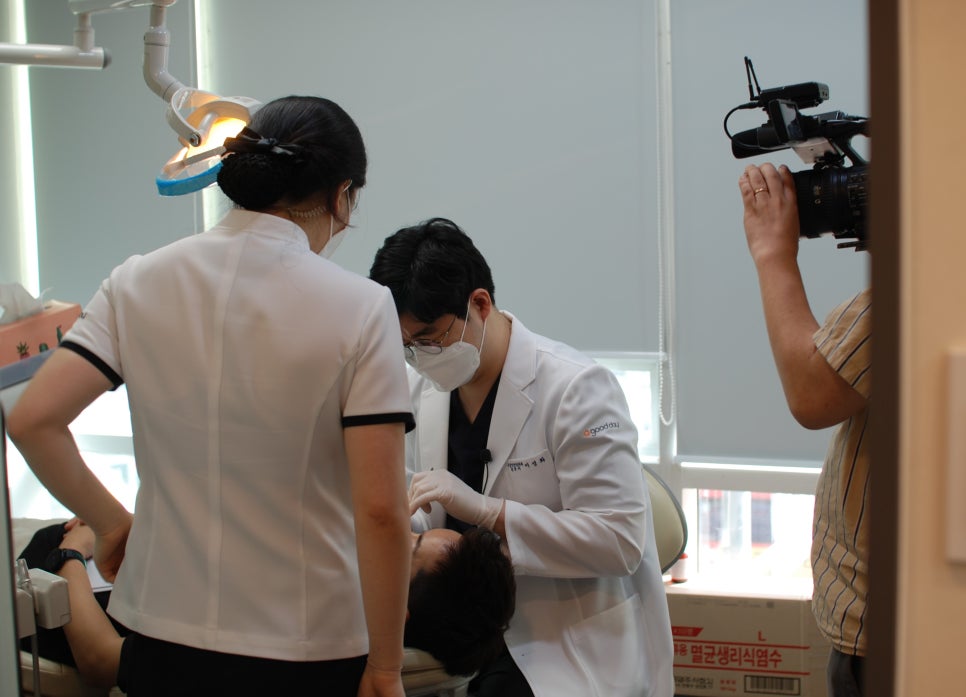 [이성화 원장님] SBS 모닝와이드 &lsquo;똑똑한 임플란트 관리법&rsquo; 출연 관련 이미지 12