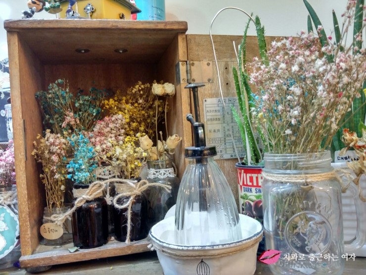 연남동 편집샵 공작새, 장난감&핸드메이드&인테리어소품 다 있는 곳 :) 관련 이미지 4