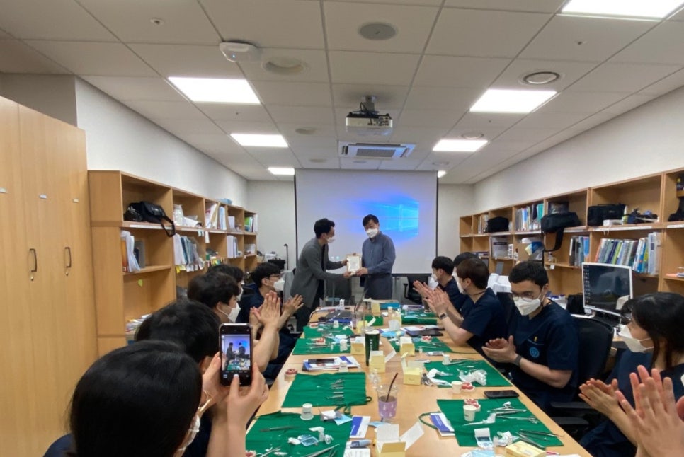 [현장기록] 정재욱 원장님, 신촌세브란스 치과대학병원 강의 및 실습지도 관련 이미지 7