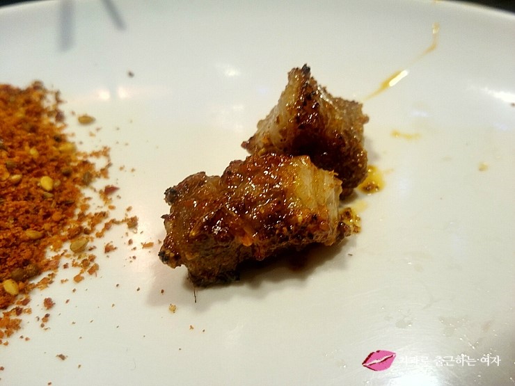 홍대 양꼬치 & 칭타오, 여기에 꿔바로우까지 배부르게 냠냠 &hearts; 관련 이미지 9