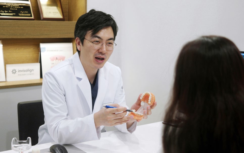 동작구치과 쉽고 빠르게 앞니만 개선하기 관련 이미지 2