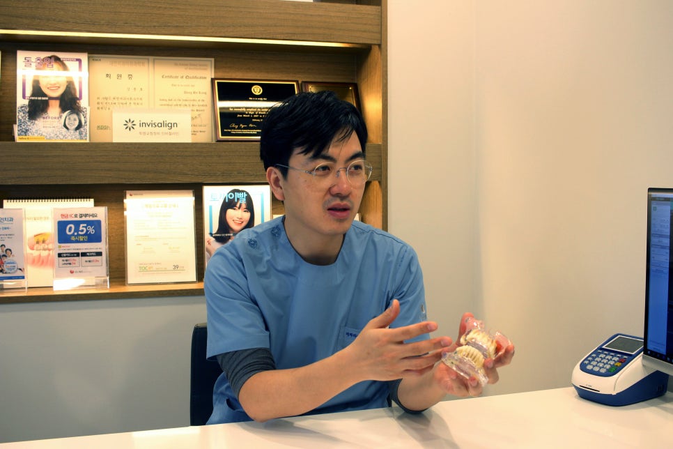 앞니부분교정후기 정갈한 미소가 보여 관련 이미지 6