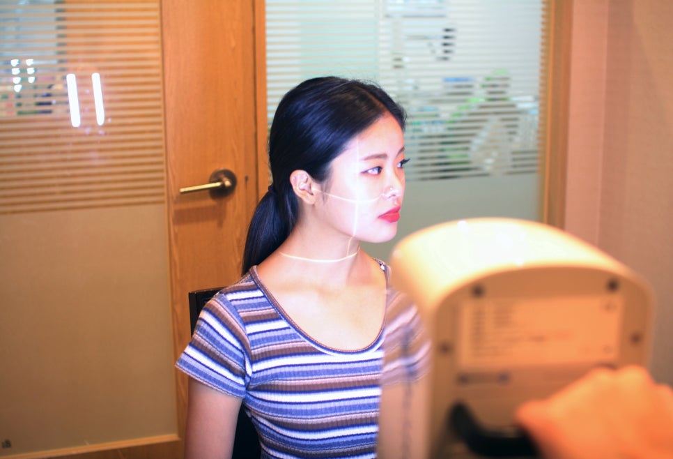앞니부분교정후기 정갈한 미소가 보여 관련 이미지 7
