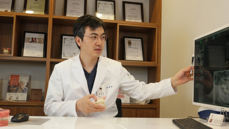 앞니임플란트후기 올바른 수술과정을 밟으며 관련 이미지 1