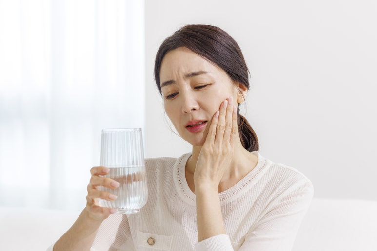 석임플란트 임플란트 는 석플란트치과병원 치아상식 관련 이미지 2