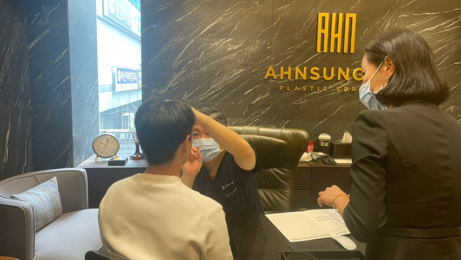 20대 남성 안검하수 증세와 눈매교정 수술 후 3개월 경과 관련 이미지 12