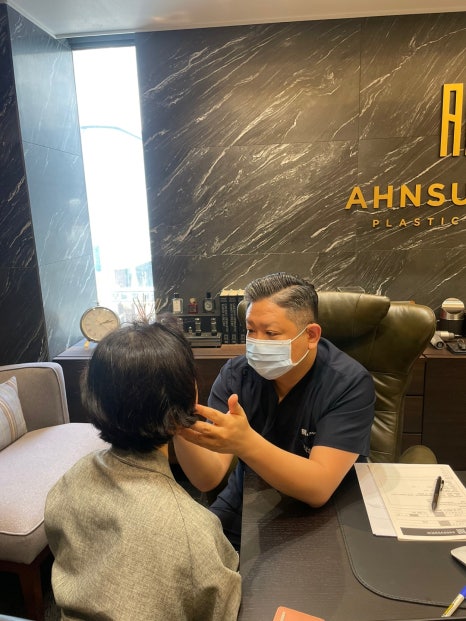 중년 자연스러운 눈매교정 수술 6개월 경과 관련 이미지 4