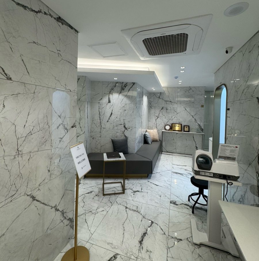 눈밑지방재배치 재수술이 가능할까요? 수술 후 7일 경과 관련 이미지 1