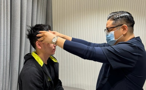 20대 남자 눈매교정 수술 직후 눈동자 노출 변화 관련 이미지 5