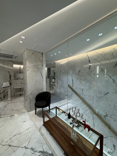 젊은 여성의 하안검, 눈밑지방재배치 수술 애굣살 보존의 중요성 관련 이미지 5