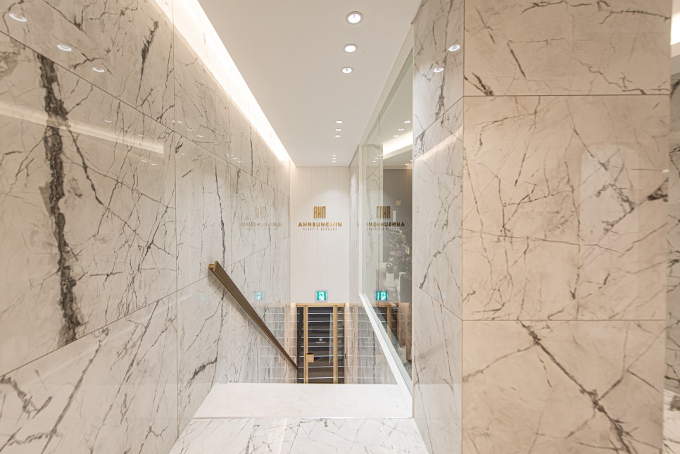 잠실새내역성형외과 갈수록 늘어나는 주름이 신경 쓰인다면? 관련 이미지 9