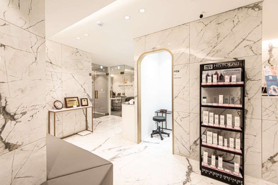 눈밑지방제거수술비용 보다 더 고려해야 할 사항은? 관련 이미지 3