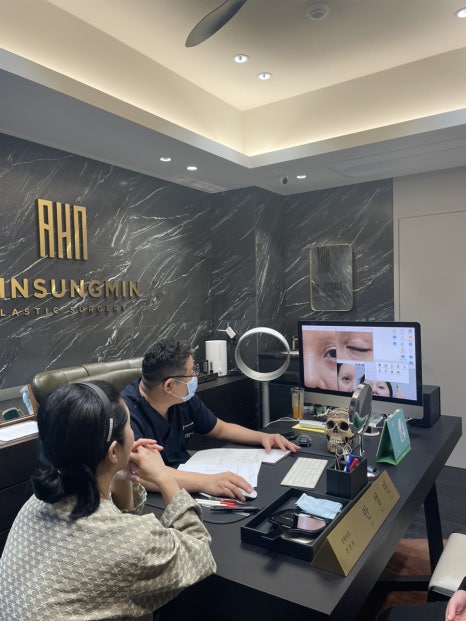 눈매교정 수술 후 6개월 경과 관련 이미지 12