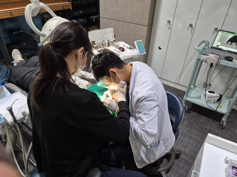 Maebong Station Dentist: Ignoring Bleeding Gums When Brushing Can Make Things Worse image 5