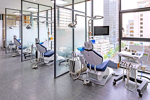 법랑질성형, 앞니 치아모양이 고민이라면 관련 이미지 3