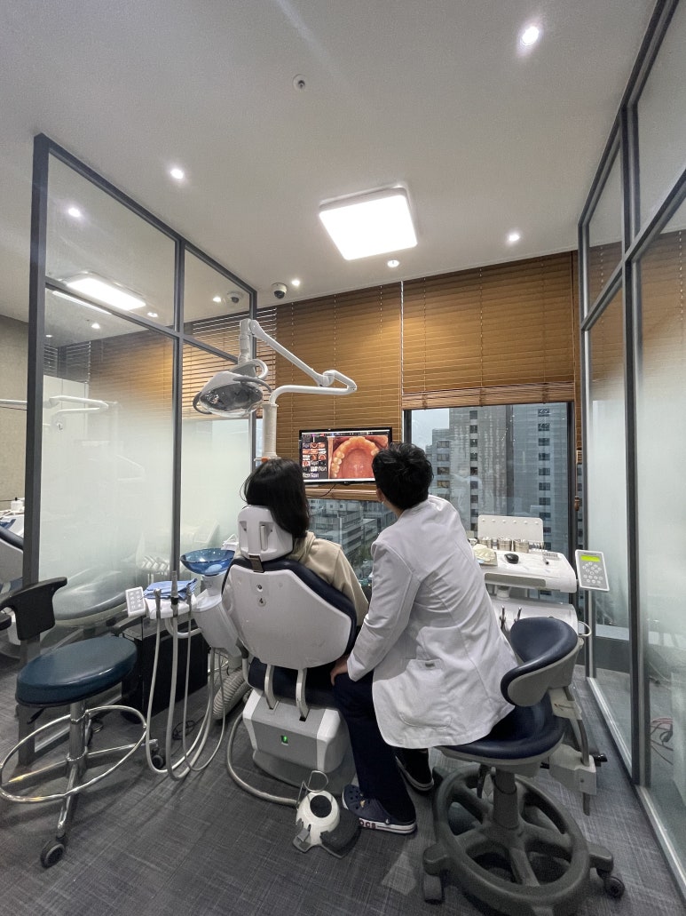 치간이개라미네이트, 벌어진 앞니 개선한 최신사례 관련 이미지 5