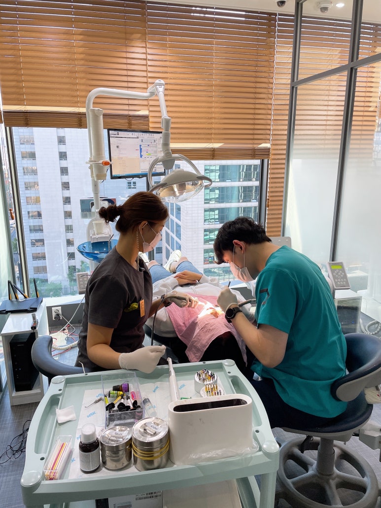 덧니교정만 된다? 라미네이트로도 덧니 치료 가능합니다. 관련 이미지 11