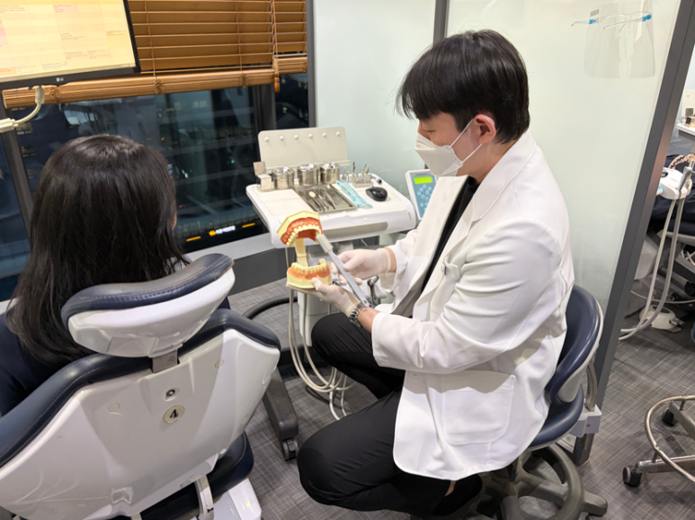 교대역치과 잇몸이 내려가서 뿌리가 보인다면, 지금 이 순간이 골든타임입니다 관련 이미지 5