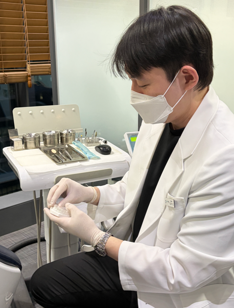 선릉역치과, 평생 남을 웨딩사진 앞에서 미소가 망설여지는 예비신부님께 관련 이미지 9