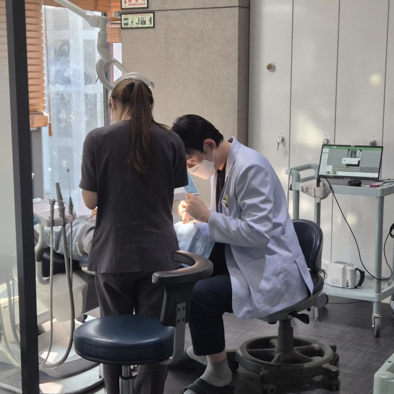 대치동 레진과 인레이 치료 어떤 경우에 사용할까 관련 이미지 7