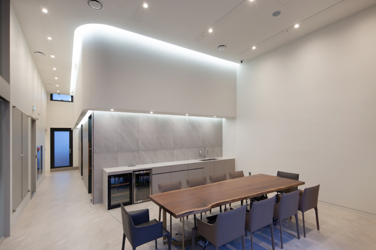 Sinsa Station Lifting, Beyond the Shining Moment, into Lasting Beauty_Imi-seok Theme Dermatology Clinic image 16