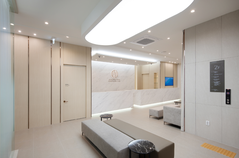 Sinsa Station Lifting, Beyond the Shining Moment, into Lasting Beauty_Imi-seok Theme Dermatology Clinic image 11