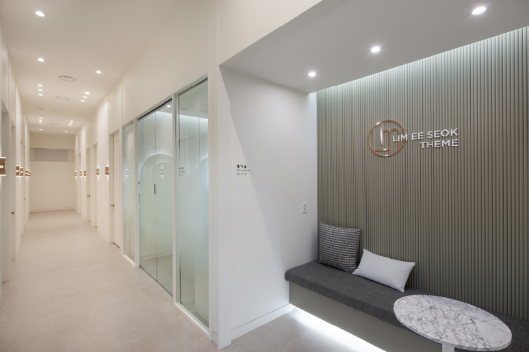 Sinsa Station Lifting, Beyond the Shining Moment, into Lasting Beauty_Imi-seok Theme Dermatology Clinic image 14