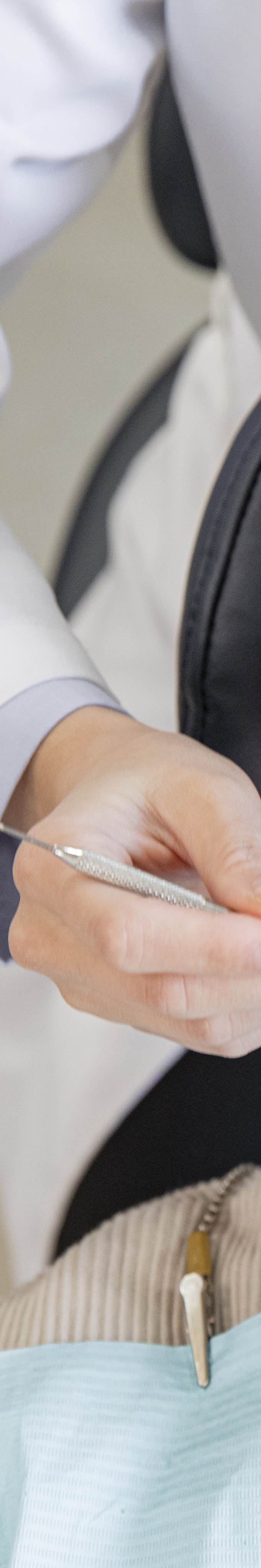 강남구청역 노인 임플란트 틀니 대신 선택할 수 있는 더 좋은 방법 관련 이미지 28