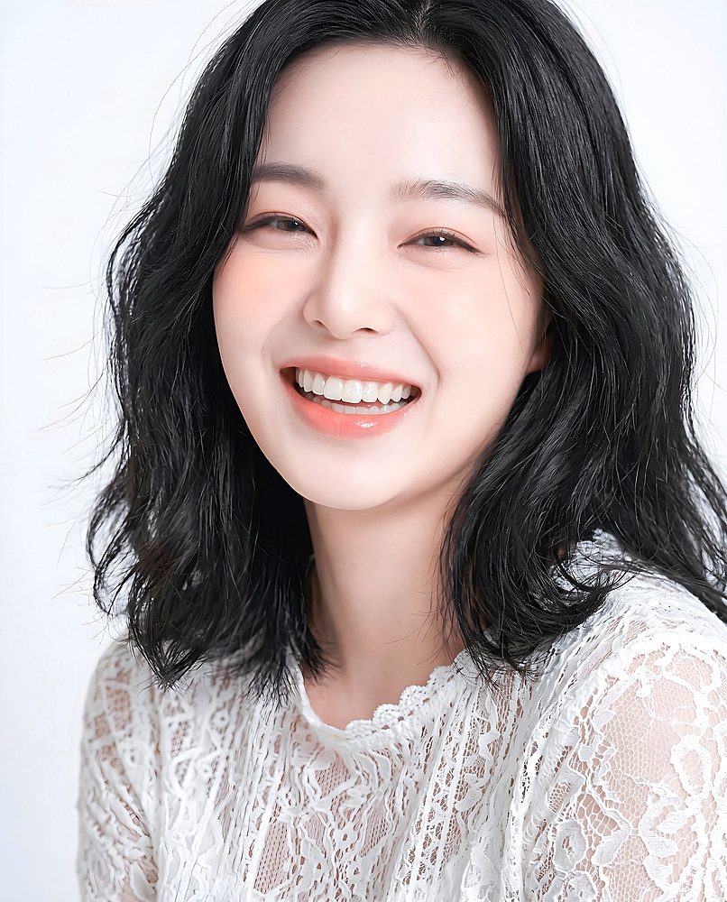 압구정 앞니 라미네이트, 색만 보고 결정하면 나중에 아쉬워지는 이유 관련 이미지 6