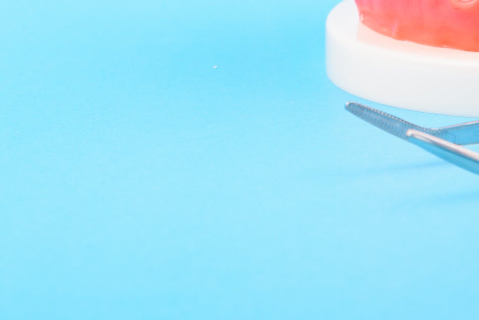 풀아치임플란트 불편한 틀니와 작별해요! 관련 이미지 16