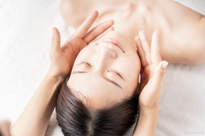 강남 울쎄라피프라임 과도한 피지에 갇힌 건조함! 개선책 하나로 종결합니다 관련 이미지 7