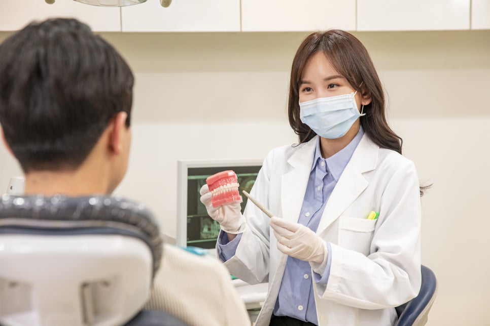 강남역치과임플란트 튼튼한 식립을 위한 선택 관련 이미지 5