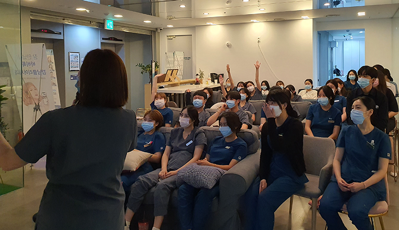 강남클리어치과 전체회의 및 바자회 관련 이미지 3