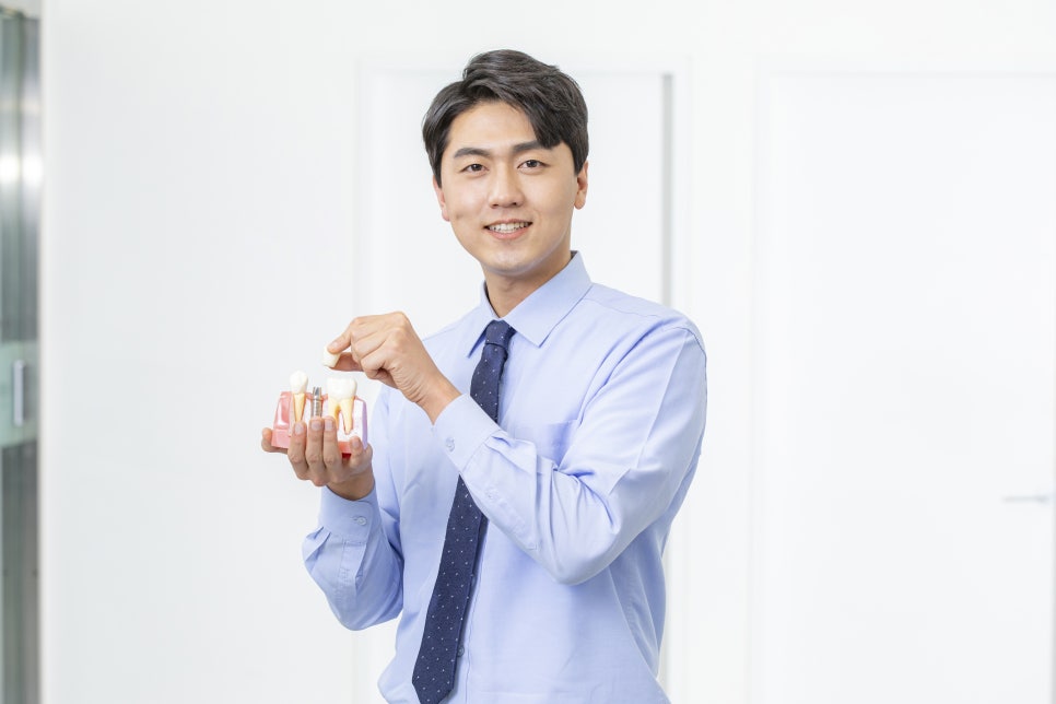 논현동임플란트치과 잇몸까지 고려한 식립! 관련 이미지 8